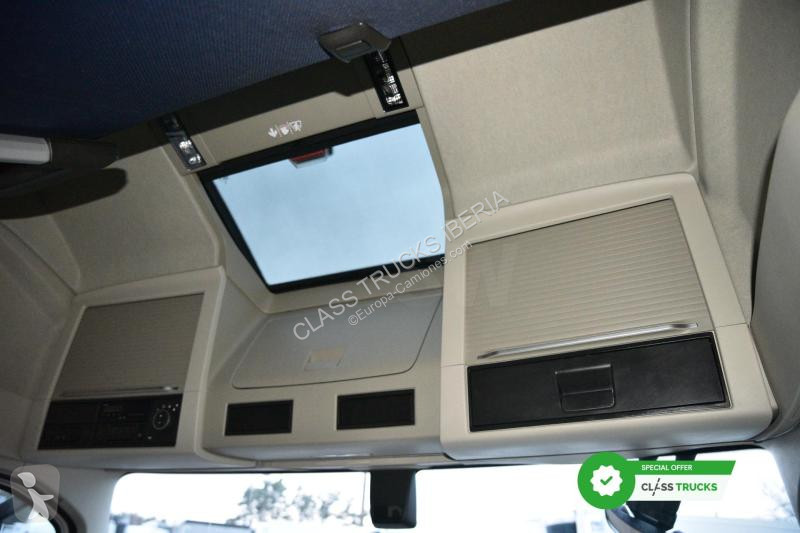 Volvo 500 Globetrotter XL tractor unit