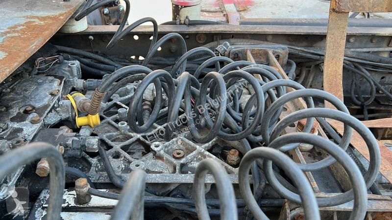 MAN (6 CYLINDER) tractor unit