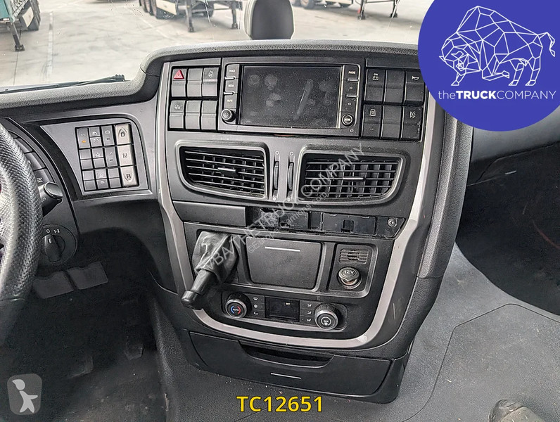 Iveco 570 tractor unit