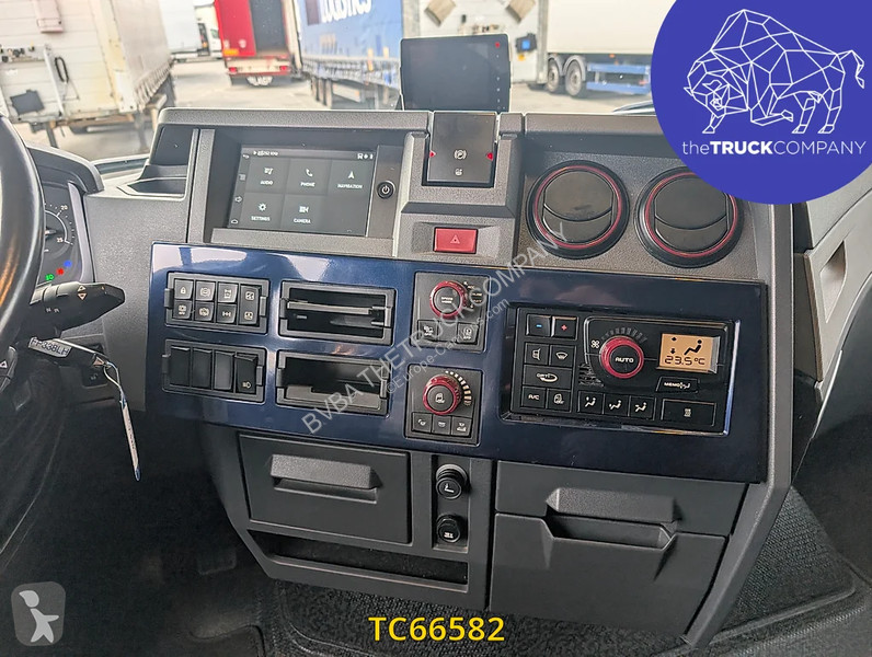 Renault T 520 tractor unit