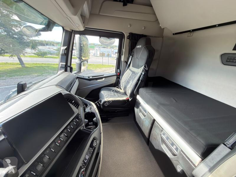 Iveco 580 tractor unit