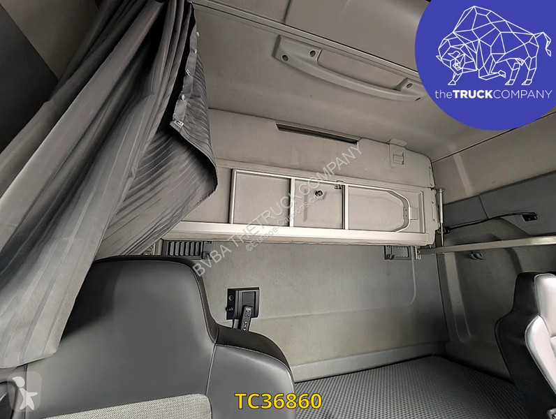 Renault T 460 tractor unit