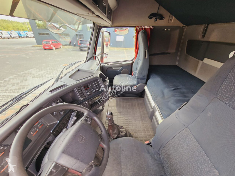 Ansamblu cap tractor si semiremorca Volvo XXL...