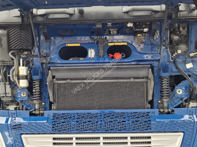Tahač Volvo 13460 Globetrotter 6x2 - I Save -...
