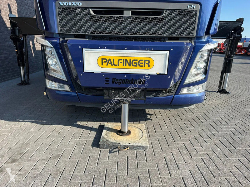 Tahač Volvo 8X4 TREKKER / BAKWAGEN MET...