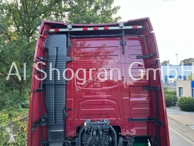 Tahač Volvo FH...