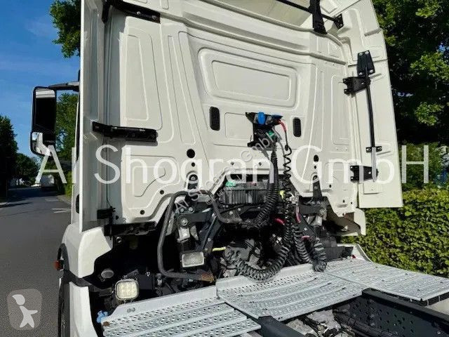 Traktor Mercedes 1836 Blatt / Luft / Euro 6