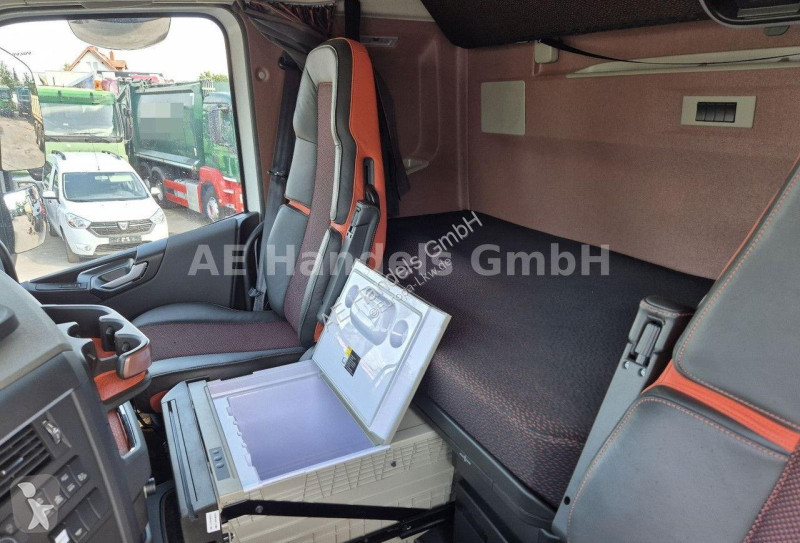 Tahač Volvo FH