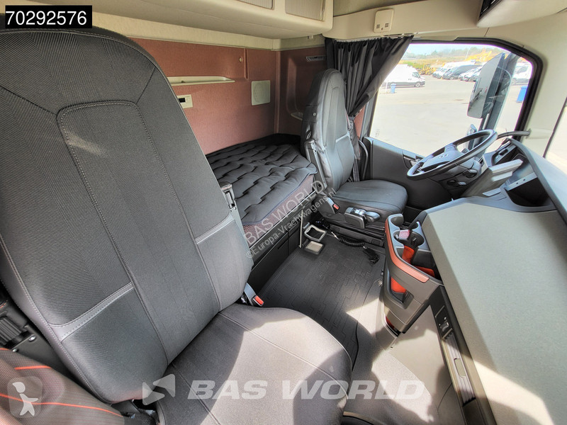Tahač Volvo 650 6X4 Retarder Full-Air Liftachse...