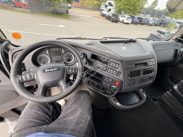 Traktor DAF...