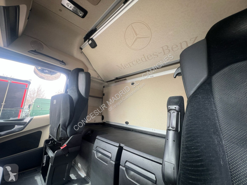 Tracteur Mercedes  1848 LS
