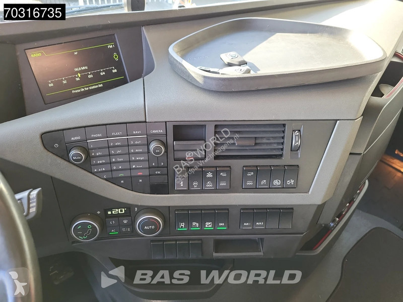 جرار Volvo 500 8X2 Steered Tag axle!...