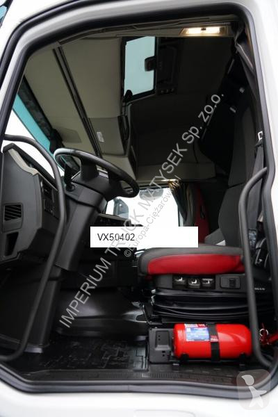 Влекач Volvo FH 460