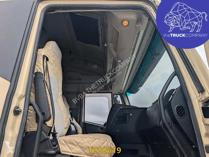 جرار Iveco 440 S42