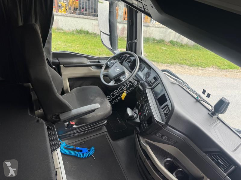 MAN 18.470 tractor unit