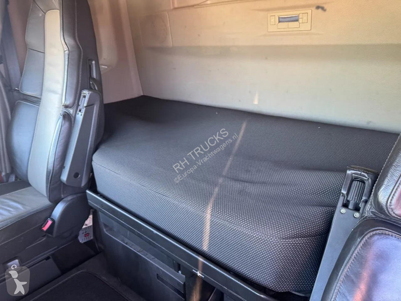 جرار Volvo 6X4 - EURO 6 + PALFINGER EPSILON...