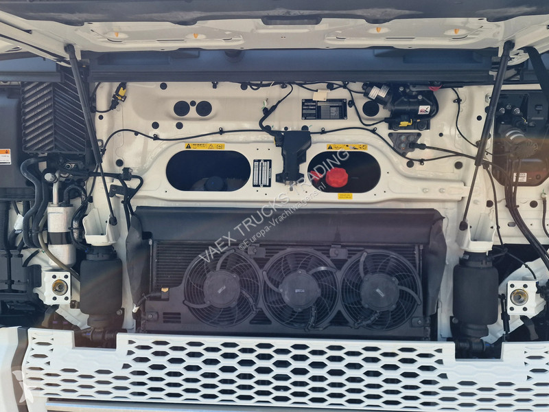 جرار Volvo 13500 Globetrotter XL 6x2 - Retarder...