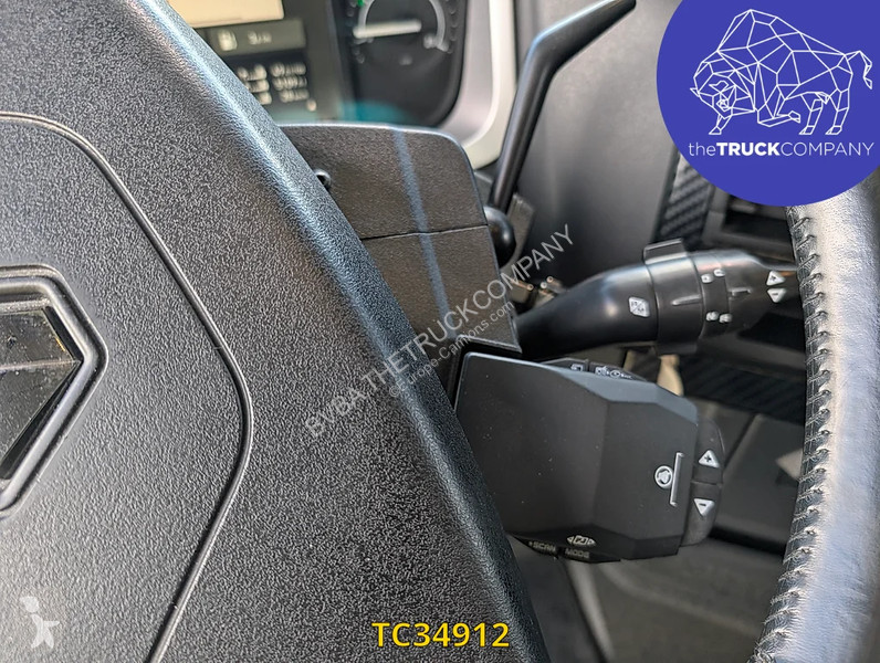 جرار Renault T 520