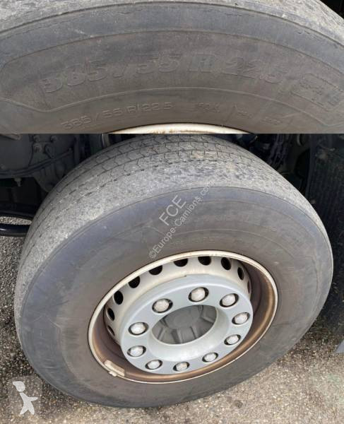 جرار Volvo