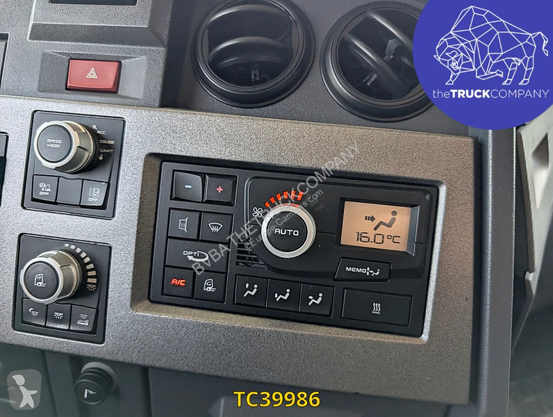 جرار Renault T 480