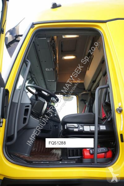 Влекач Renault T 440