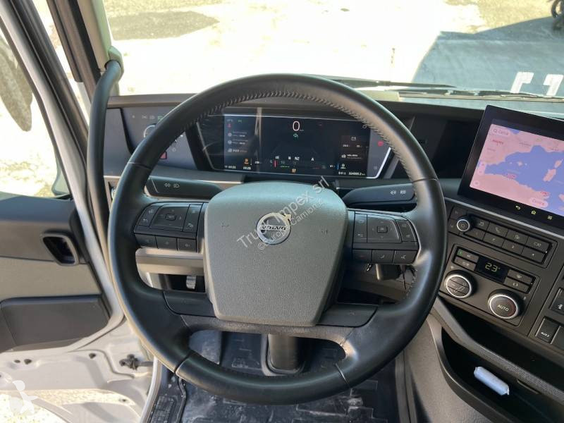 جرار Volvo