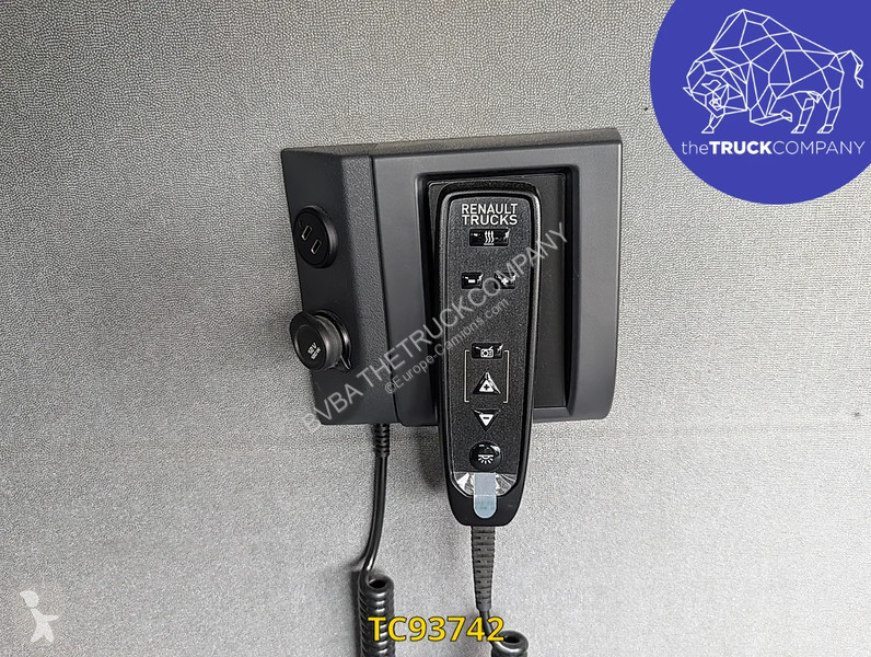 جرار Renault T 480