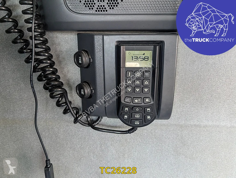 جرار Renault T 480