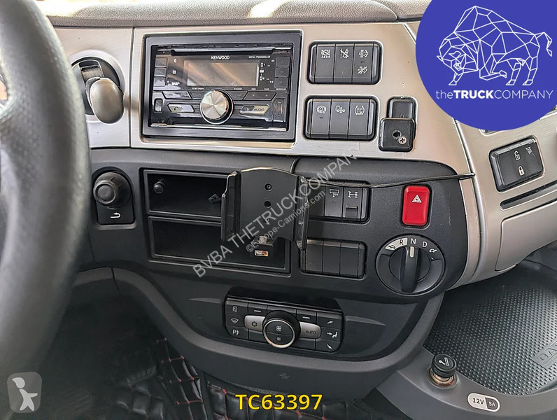 جرار DAF 530
