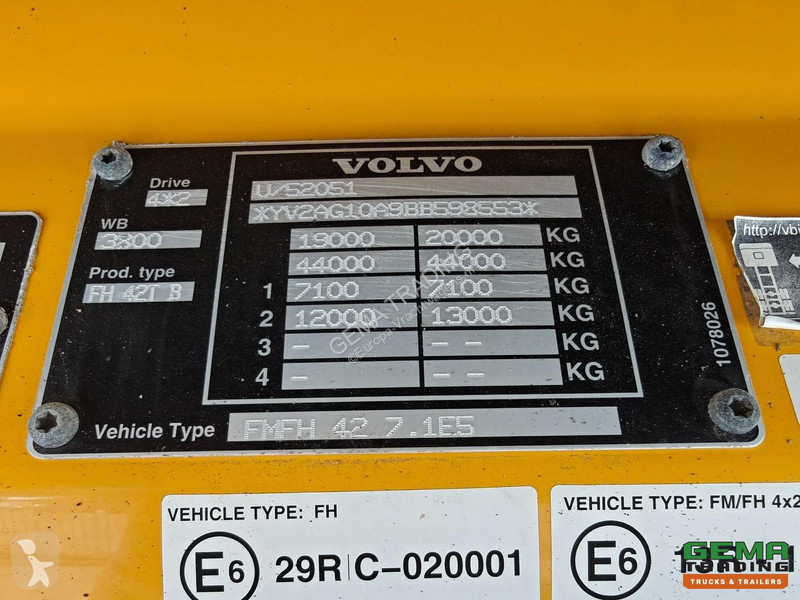 جرار Volvo 420 4x2 GlobeTrotter Euro5 -...