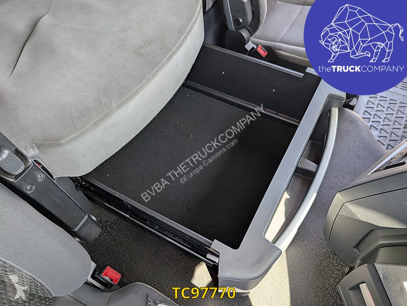 جرار Renault T 460