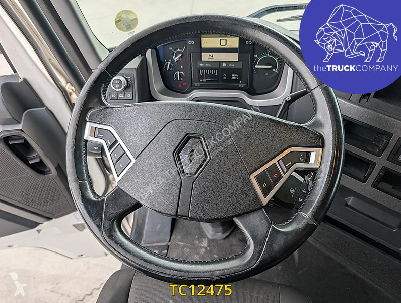 جرار Renault T 520