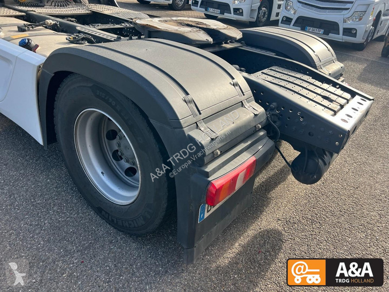 جرار Mercedes ACTROS 1845