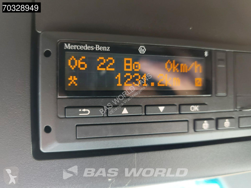 Traktor Mercedes L 2548 4X2 RHD Roofdamage!...