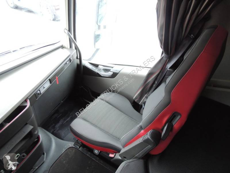 جرار Volvo