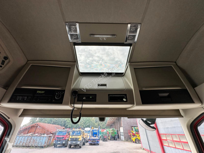 جرار Volvo 500 4x2 LL Hubsattel