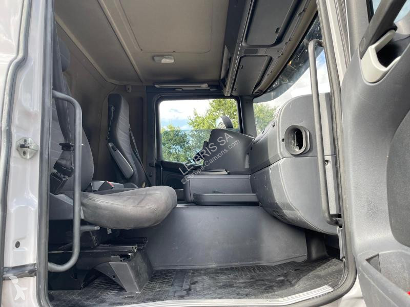 جرار Scania 490