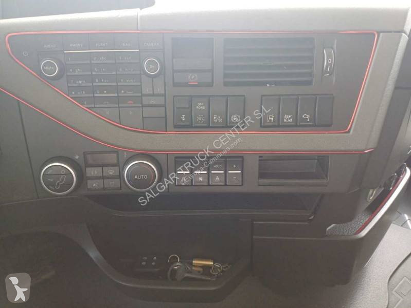 جرار Volvo