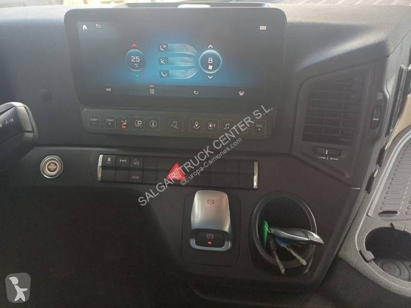 جرار Mercedes