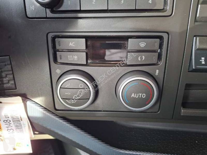 جرار Volvo