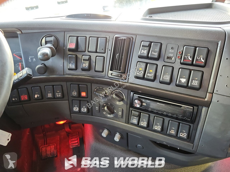 Tractor Volvo 750