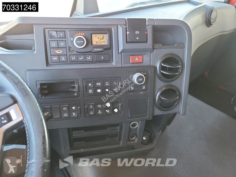 Trekker Renault T 460 4X2 SleeperCab Hydraulic