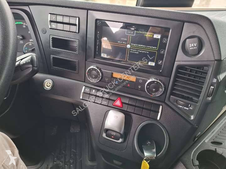 Cabeza tractora Mercedes