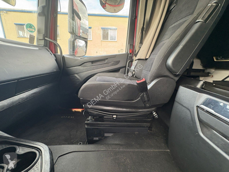 Nyergesvontató Iveco S...
