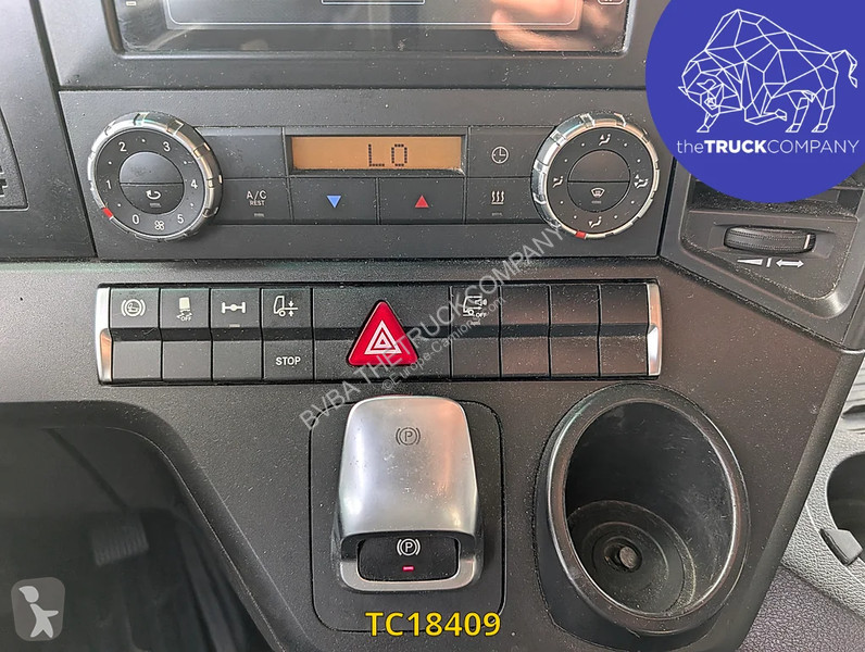 Тягач Mercedes 1851