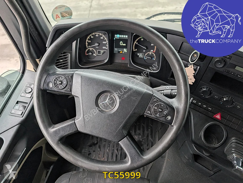 Cabeza tractora Mercedes 1842