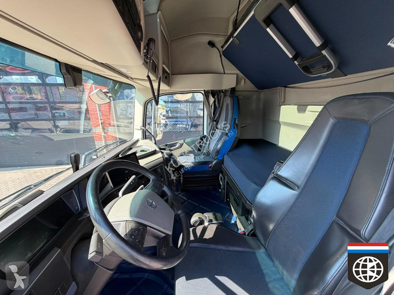 جرار Volvo 500 Globetrotter XL 6X2/2 - PTO -...