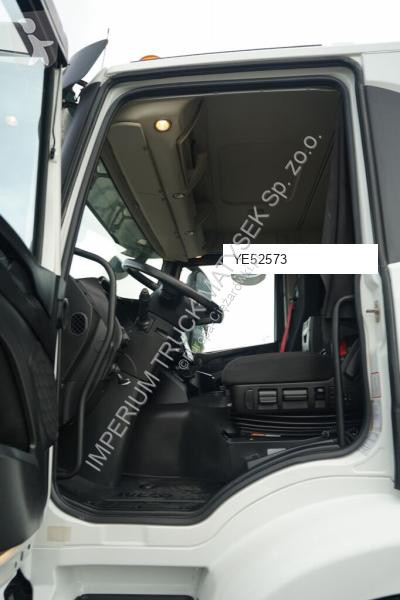 جرار Iveco 420