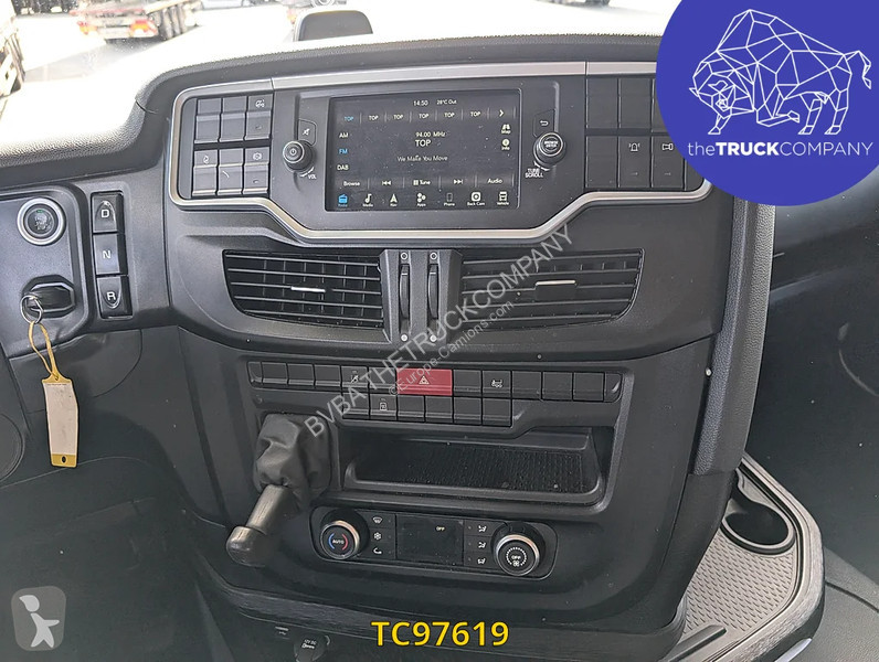 Iveco S-Way 420 tractor unit