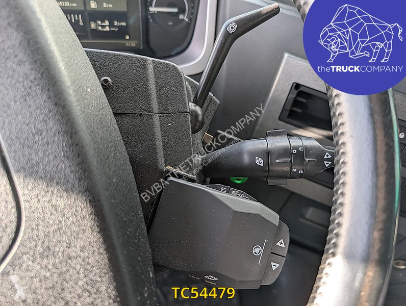 Renault T 460 tractor unit